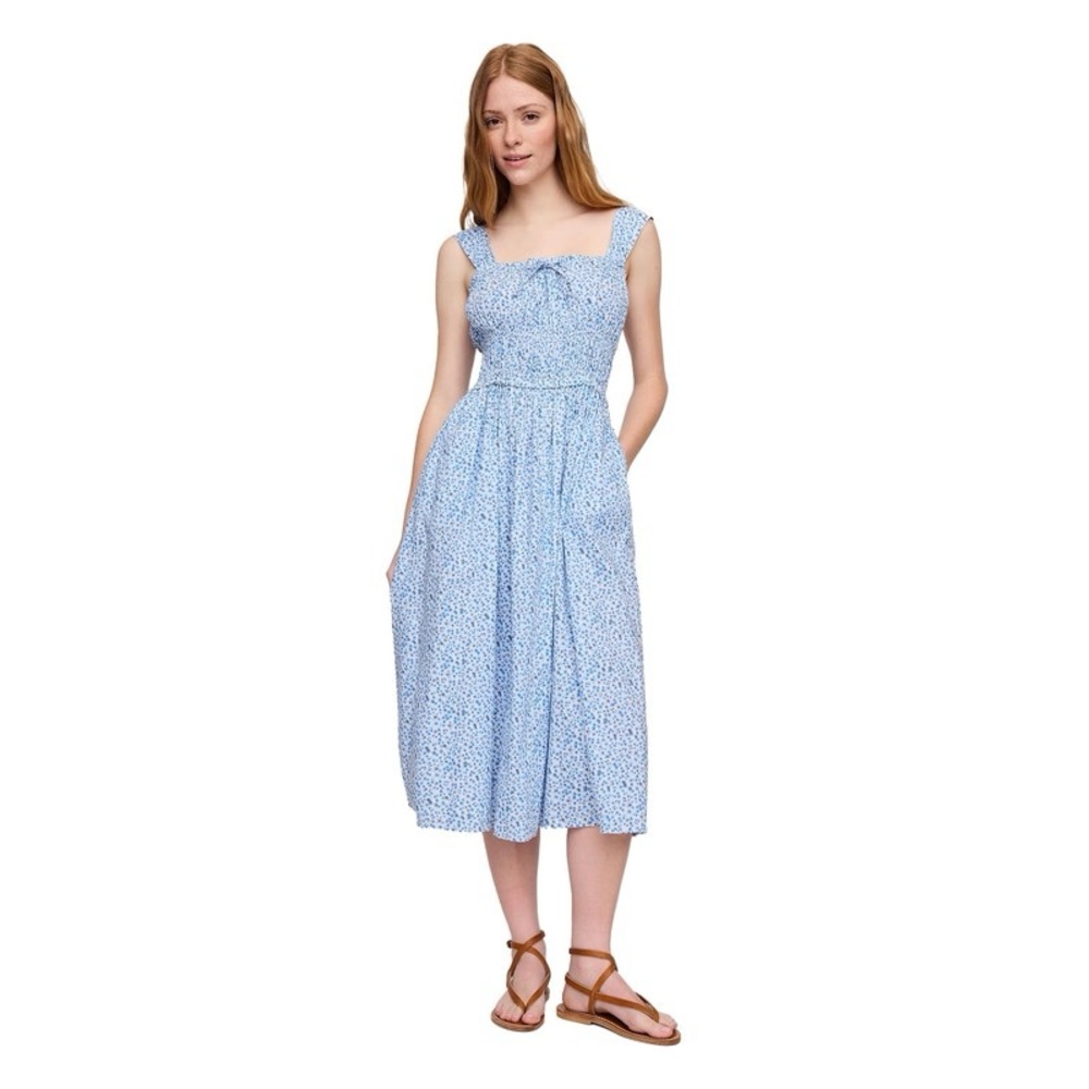 Gap women’s blue floral smocked midi dress